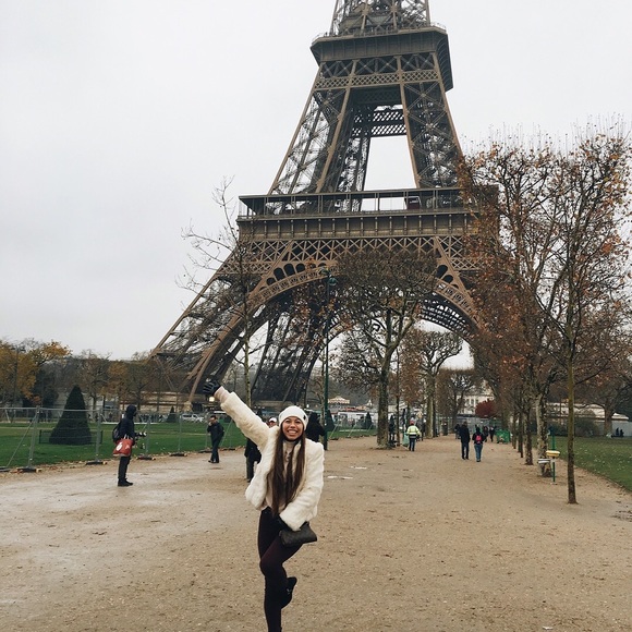 Meet your Posher, Mindy - Picture 3 of 10